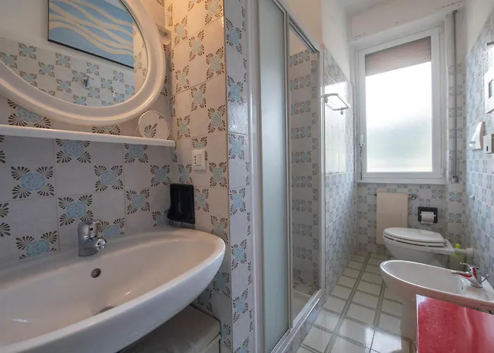 239 - Casa Del Sole Vista Mare - 5minuti A Piedi Dal Mare - Parcheggio Privato Apartamento *
