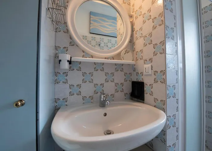239 - Casa Del Sole Vista Mare - 5minuti A Piedi Dal Mare - Parcheggio Privato Apartamento
