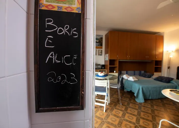 239 - Casa Del Sole Vista Mare - 5minuti A Piedi Dal Mare - Parcheggio Privato Apartamento
