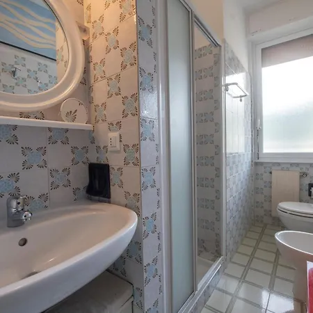239 - Casa Del Sole Vista Mare - 5minuti A Piedi Dal Mare - Parcheggio Privato Apartment *