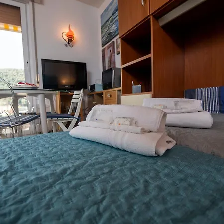 239 - Casa Del Sole Vista Mare - 5minuti A Piedi Dal Mare - Parcheggio Privato * 모네글리아