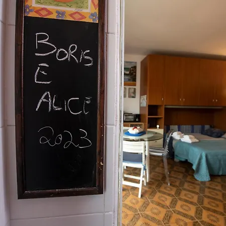 239 - Casa Del Sole Vista Mare - 5minuti A Piedi Dal Mare - Parcheggio Privato Appartement